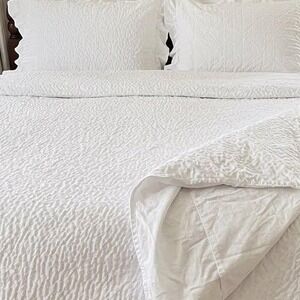 Standard Textile Cumulus Queen Top Duvet Cover Centium Core No Iron Ripple White